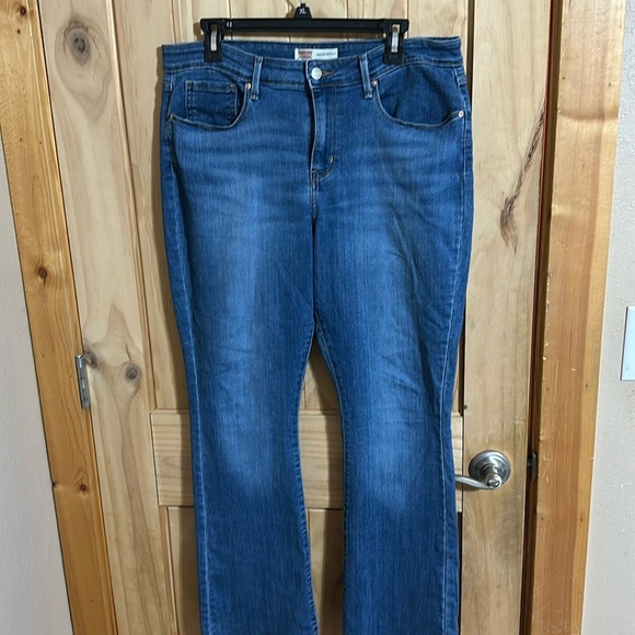 Levi’s Signature Mid-Rise Bootcut Jeans - Picture 1 of 6